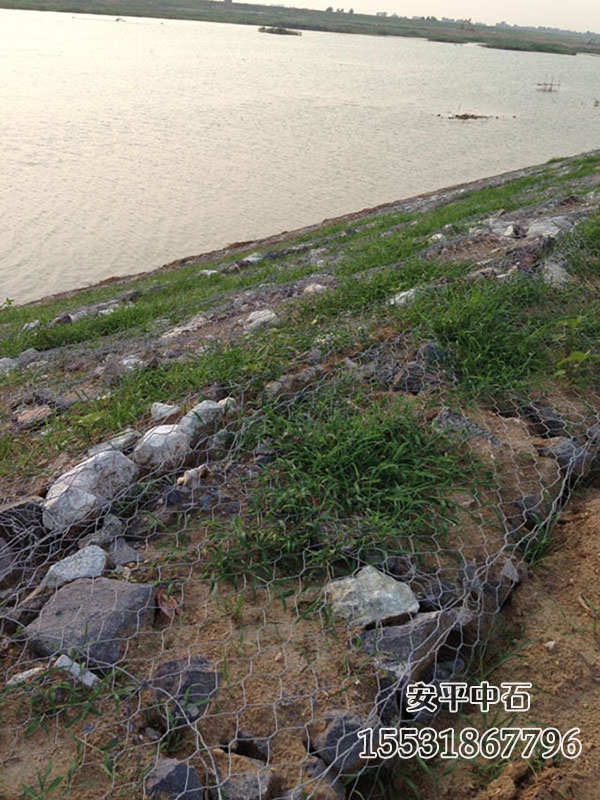 格賓石籠護(hù)堤 格賓石籠護(hù)堤